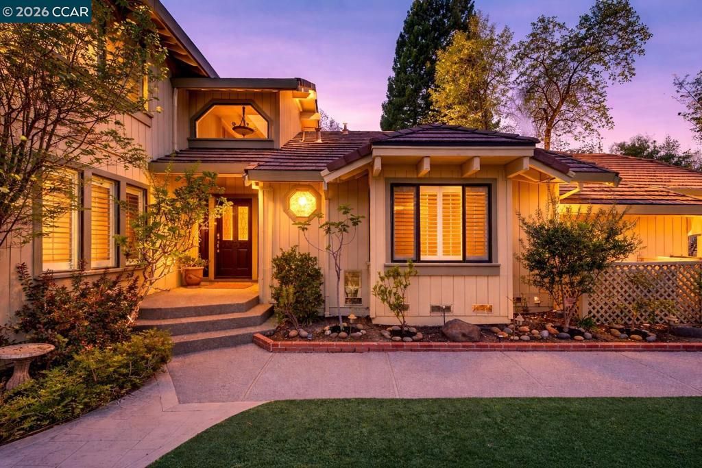 Photo of 951 Redwood Dr Dr, Danville, CA 94506 (MLS # 41127982)