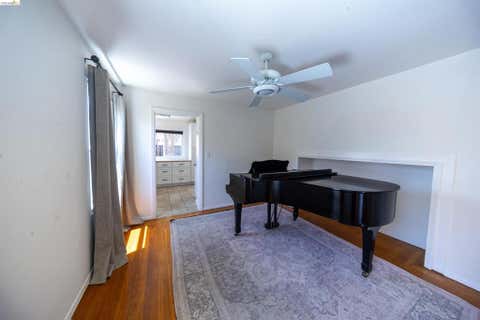 Tiny photo for 3419 65Th Ave AVE, Oakland, CA 94605 (MLS # 41137309)