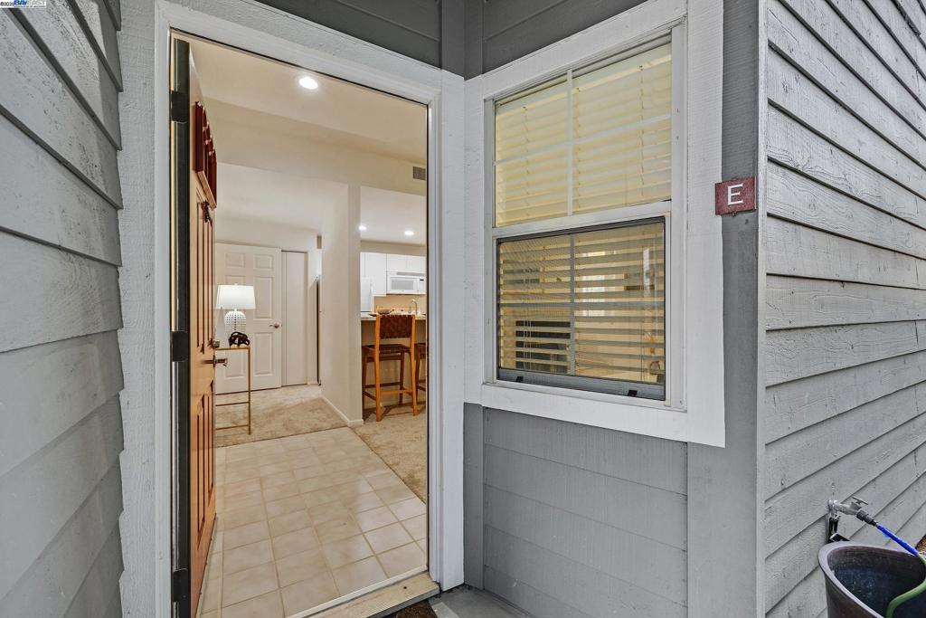 Don’t miss this adorable and nicely updated condo in a convenient commute location. This beautiful unit features new paint, new carpet, new solid surface counters, updated bathroom, and more. Commuters will love the easy freeway access and close proximity to BART. The HOA provides great amenities, including a water, trash, pool, tennis, basketball, and volleyball courts, a car wash area, gym and more.