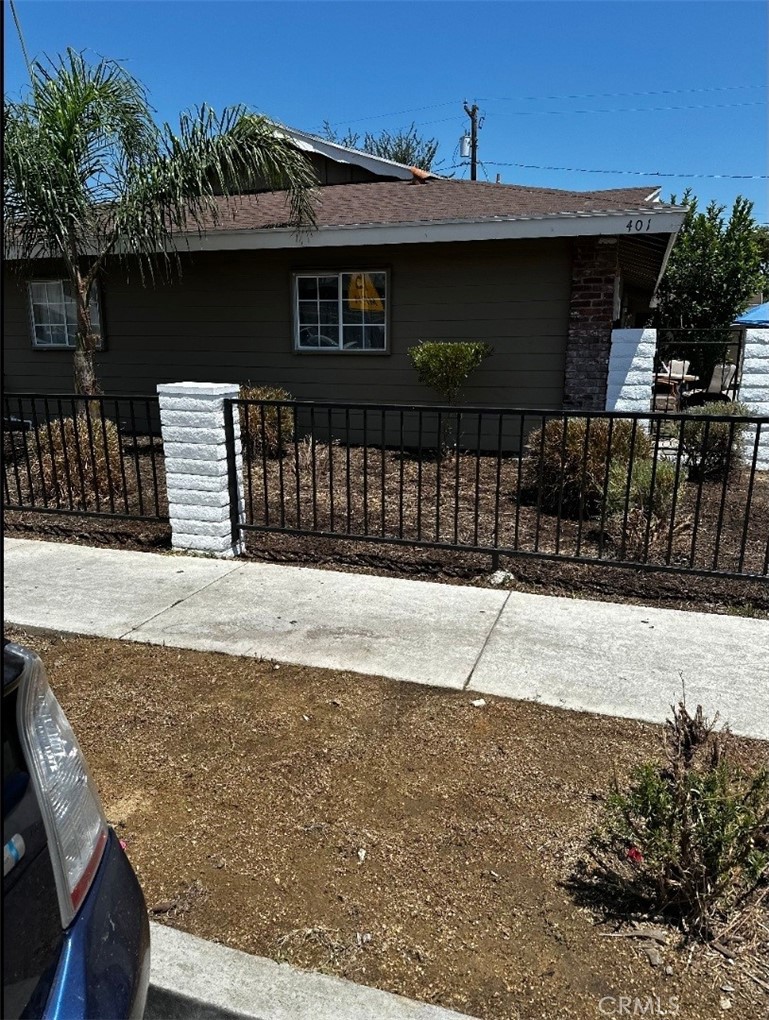 401 W Guinida Lane