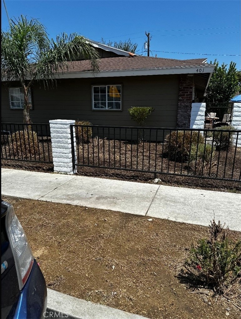 401 W Guinida Lane