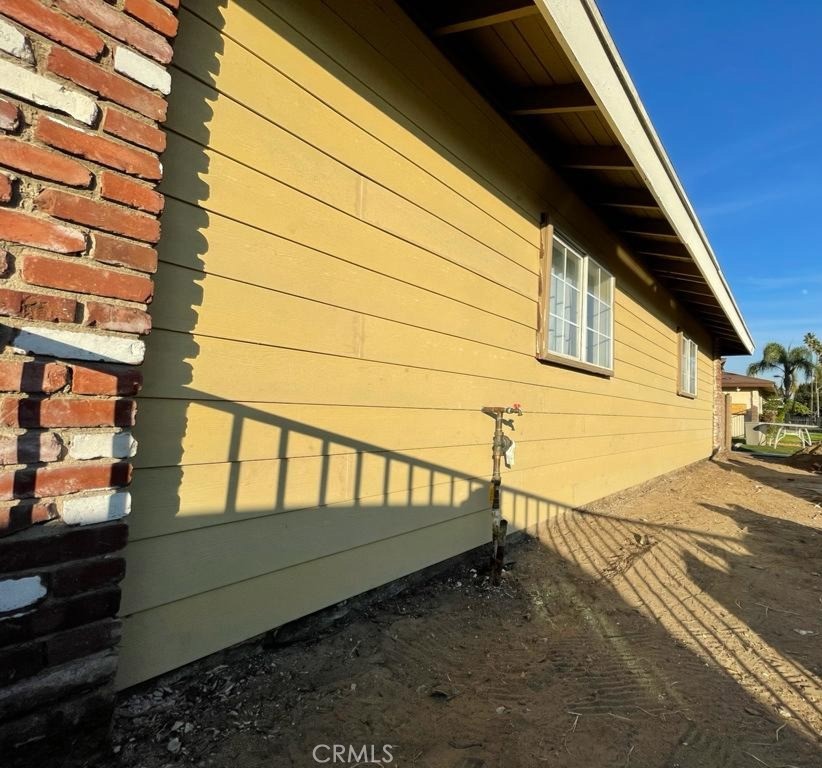 401 W Guinida Lane
