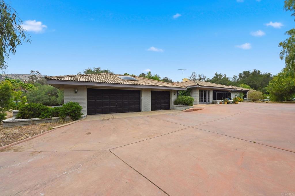 10190 Rayford Drive, Escondido CA 92026