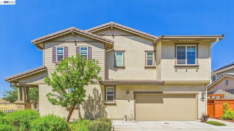 Photo of 233 E Central Pkwy PKWY, Mountain House, CA 95391 (MLS # 41137105)