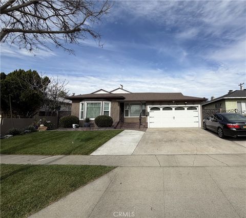 Photo of 5707 Bigelow Street, Lakewood, CA 90713 (MLS # RS26027708)