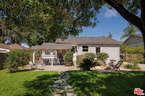 Tiny photo for 1770 Coolidge Avenue, Altadena, CA 91001 (MLS # 26861897)