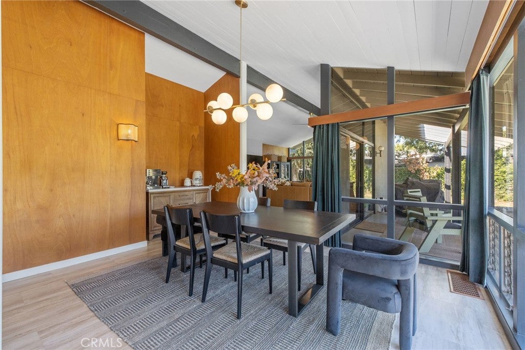 2544 W Keogh