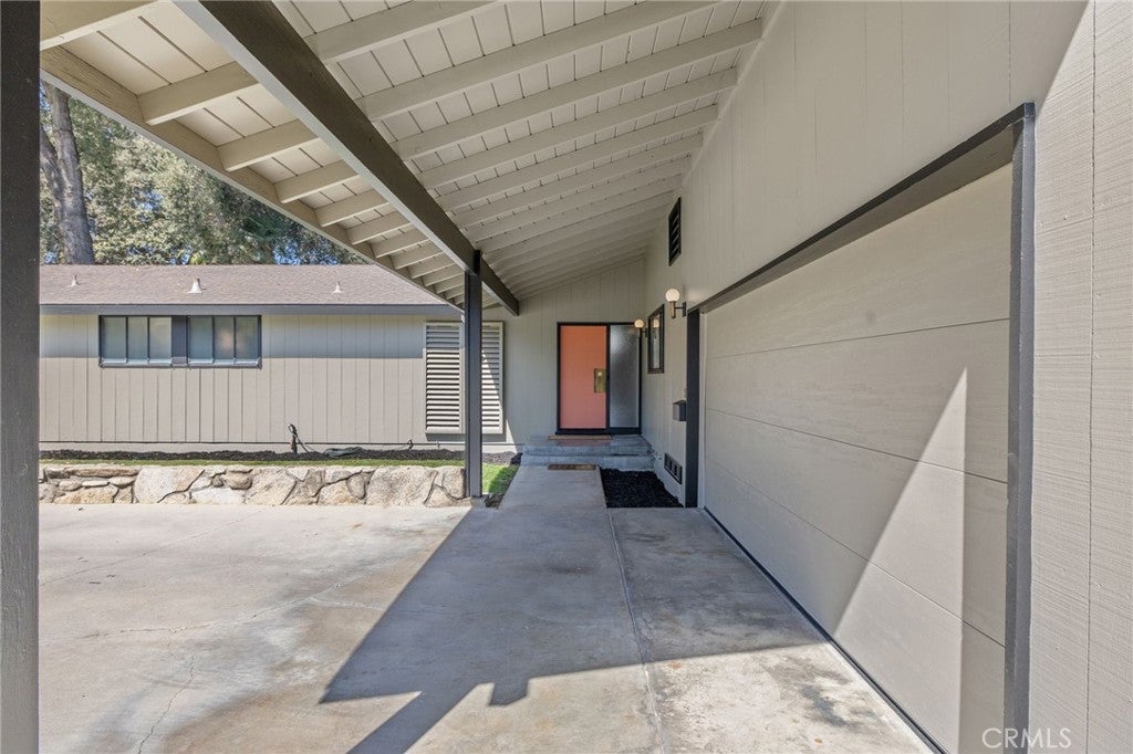 2544 W Keogh
