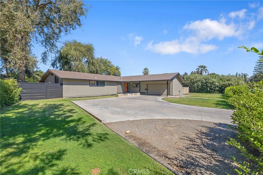 2544 W Keogh