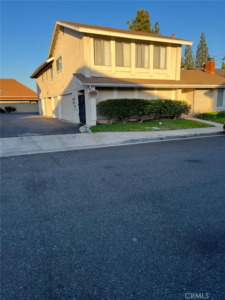 PLEASE "NO-PETS" - "NO-SMOKING". EXECUTIVE-3BR-2BT-1200-SQ.FT-2-STORY- NO BODY ABOVE OR BELOW YOUR HOME-ON A CUL-DE-SAC-EAST-WEST - SUNNY -AIREY-SERENE- STREET. 2-CAR DIRECT ACCESS ATTACHED GARAGE WITH GARAGE DOOR OPENER-SERENE LOCATION-RECESSED INDIRECT LIGHTING-CENTRAL A/C. AVAILABEL TO VIEW AFTER RENTAL APPLICATIONS APPLYING, WITH LISTING AGENT .NEW VINYAL PLANKS, NEW 5-BURNER RANGE & OVEN, NEWER WINDOW COVERINGS, NEWER DISHWASHER, NEW BASE BOARDS, NEW WATER HEATER. 2-CAR DIRECT ACCESS ATTACHED GARAGE WITH GARAGE DOOR OPENERS.FIVE STAR-***** PLACENTIA-YORBA-LINDA UNIFIED SCHOOL DISTRICT. GLENVIEW ELEMENTARY, ESPARANZA MIDDLE, KELOGG HIGH SCHOOL. MOVE IN FROM 8/1/25. PREVIEWING AVAILABEL FROM 7/26-27/2025. PLEASE PRE QUALIFY YOUR CLIENTS. OWNER REQUEST VERY GOOD INCOME & VERY GOOD CREDIT. PROPERTY IS BEING REMODELED.
STRICTLY ENFOTRCED -"NO-SMOKING & NO-PETS". PLEASE PRE QUALIFY YOUR CLIENTSFOR GOOD CREDIT & GOOD INCOME.