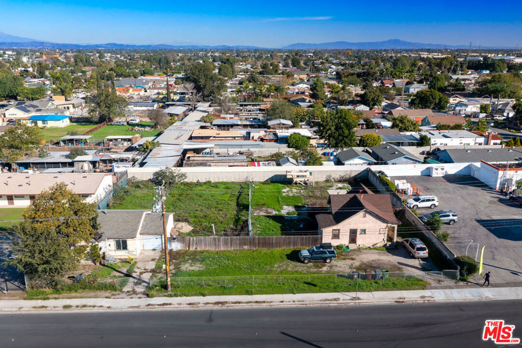 1230 S Wilmington Avenue