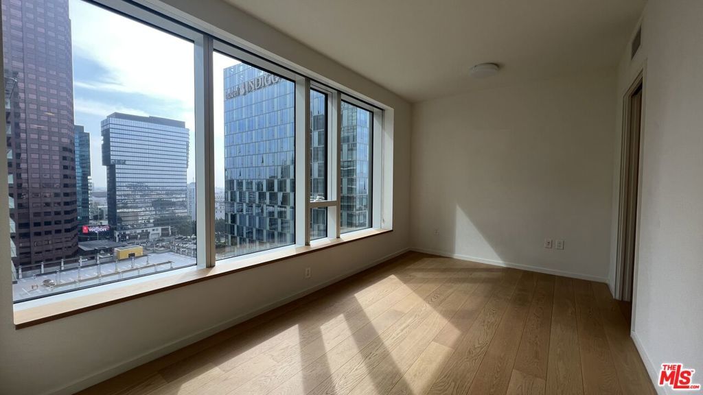 Photo of 889 Francisco Street #807, Los Angeles, CA 90017 (MLS # 24427051)