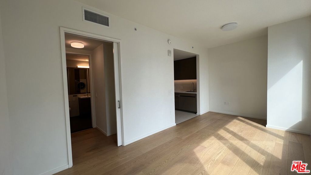 889 Francisco Street 807