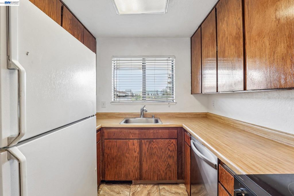 1790 Ellis St 34