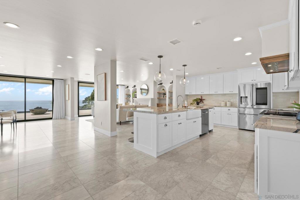 1185 Barcelona Dr