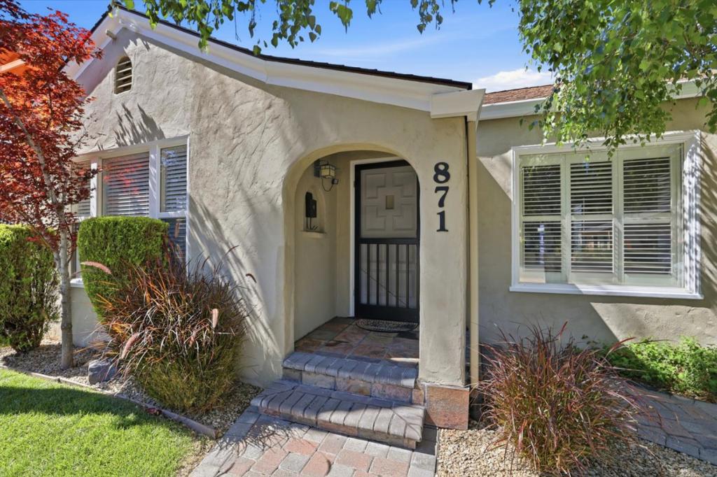 871 Paula Street