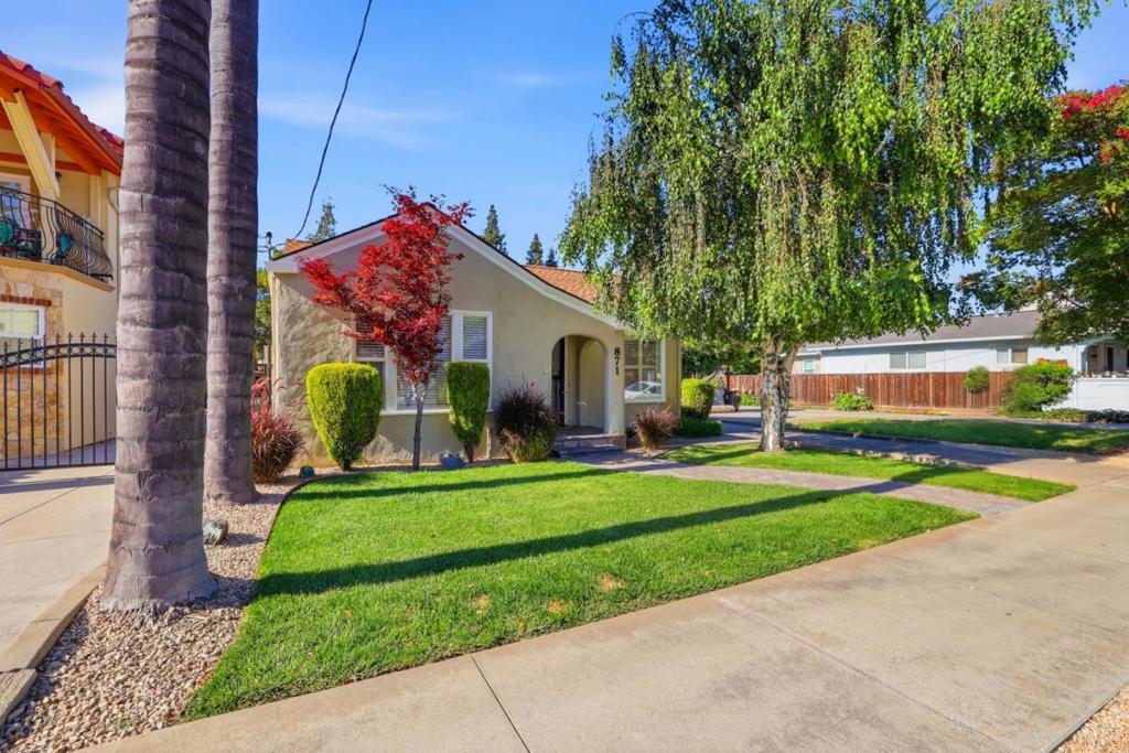 871 Paula Street