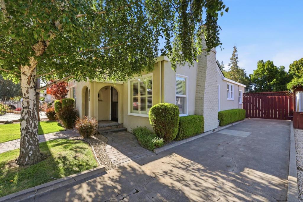 871 Paula Street