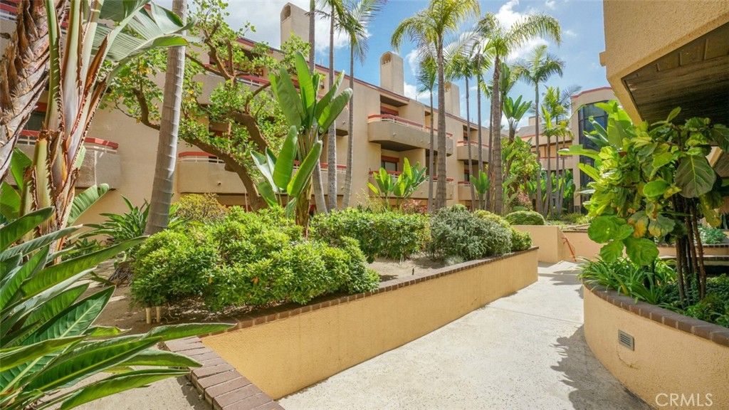 Photo of 941 W Carson Street #106, Torrance, CA 90502 (MLS # BB25242429)