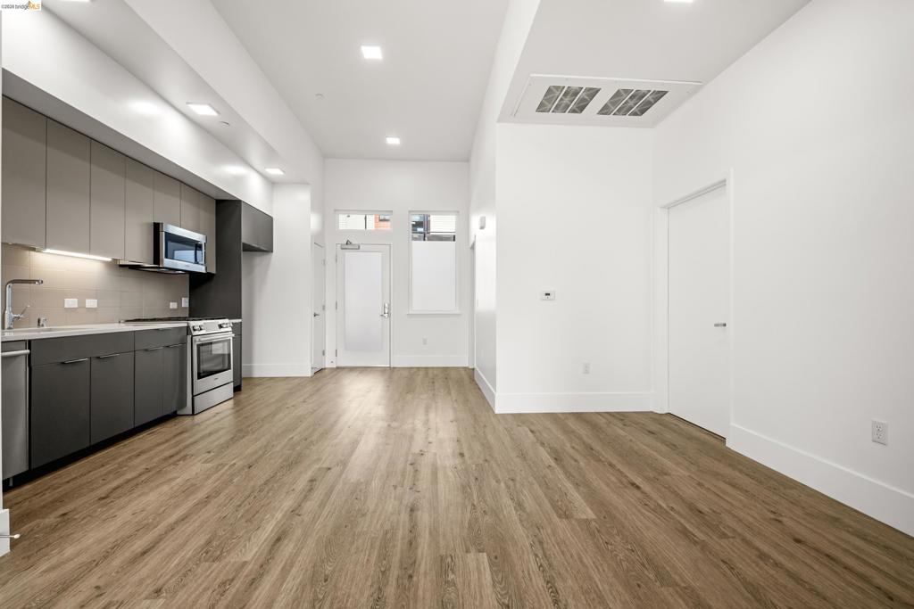 1545 32nd Street 210