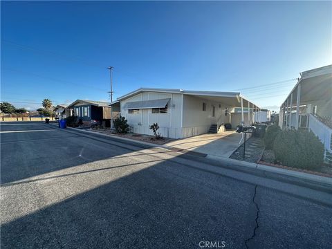 1895 W Devonshire 20 Hemet CA 92545