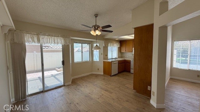 6384 Colonial