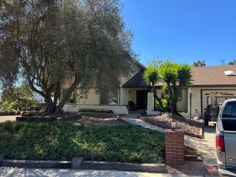 Photo of 3931 Bucklin Place, Thousand Oaks, CA 91360 (MLS # V1-39118)
