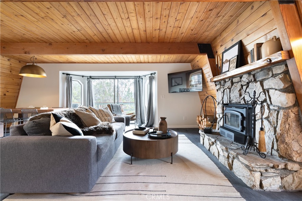 1117 Crater Mountain