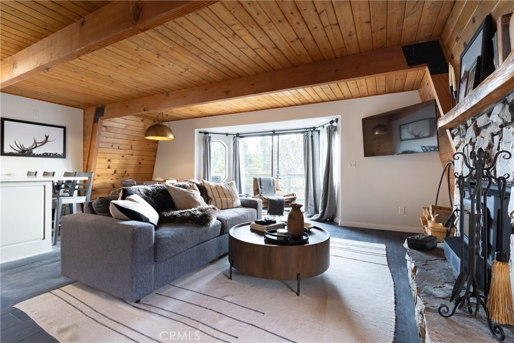 1117 Crater Mountain