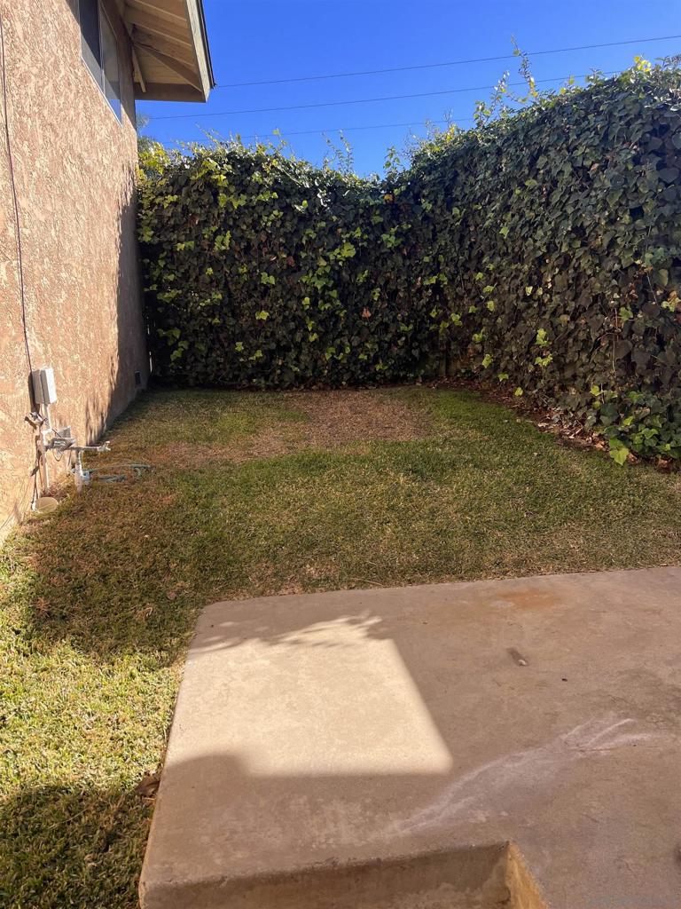 1425 La Salina St B