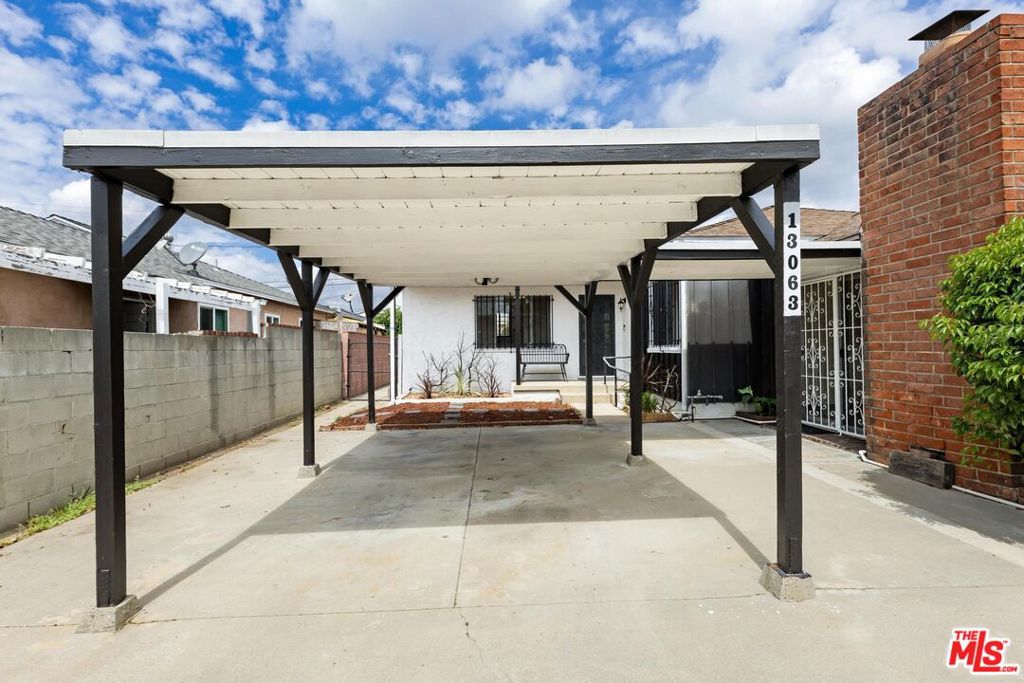 13063 Louvre Street