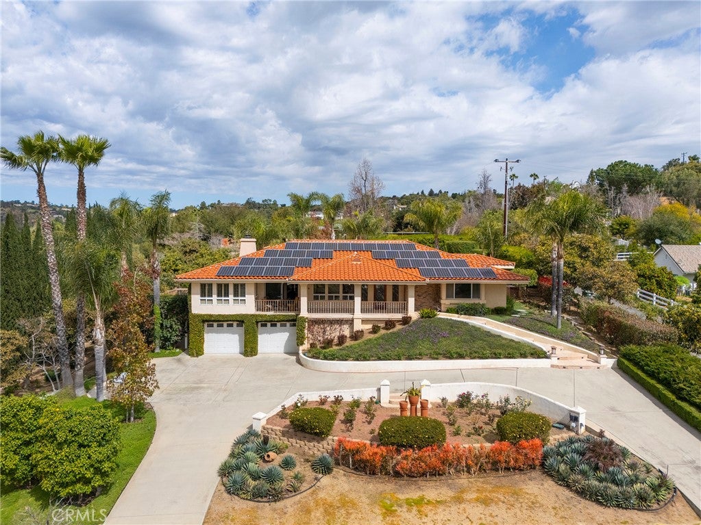 2740 Los Alisos Drive