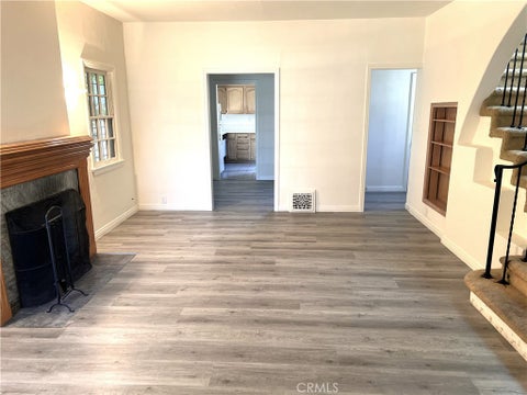 Photo of 113 N Flores ST, Los Angeles, CA 90048 (MLS # SR26214399)