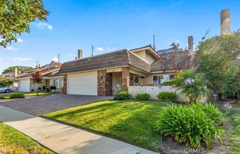 Photo of 19903 Tomlee Avenue, Torrance, CA 90503 (MLS # SB26052543)