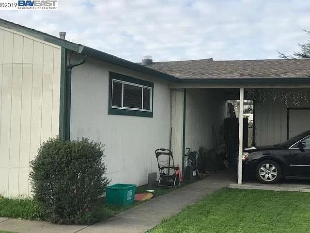 Beautiful home for sale, the zoning for the property is light industrial(verify with the City of Hayward). garage has been converted to ADU, great rental income potential, the property is currently occupied by tenants, it can be delivered vacant.