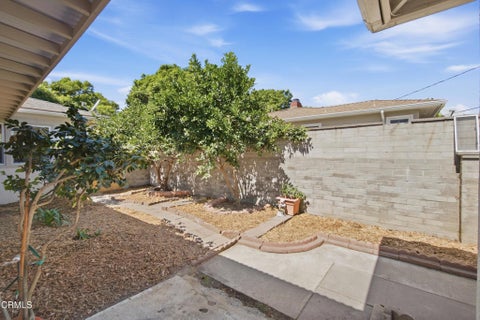 Tiny photo for 3405 Loma Vista Road, Ventura, CA 93003 (MLS # V1-38522)