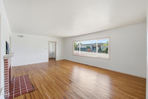 Tiny photo for 3405 Loma Vista Road, Ventura, CA 93003 (MLS # V1-38522)