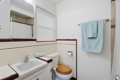 Tiny photo for 3405 Loma Vista Road, Ventura, CA 93003 (MLS # V1-38522)