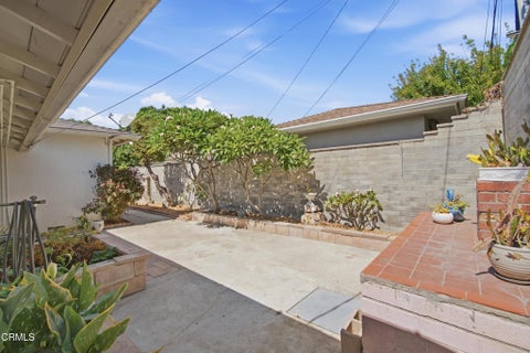 Tiny photo for 3405 Loma Vista Road, Ventura, CA 93003 (MLS # V1-38522)