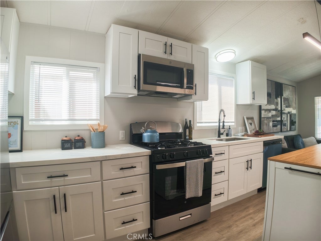1850 W Orangethorpe 25