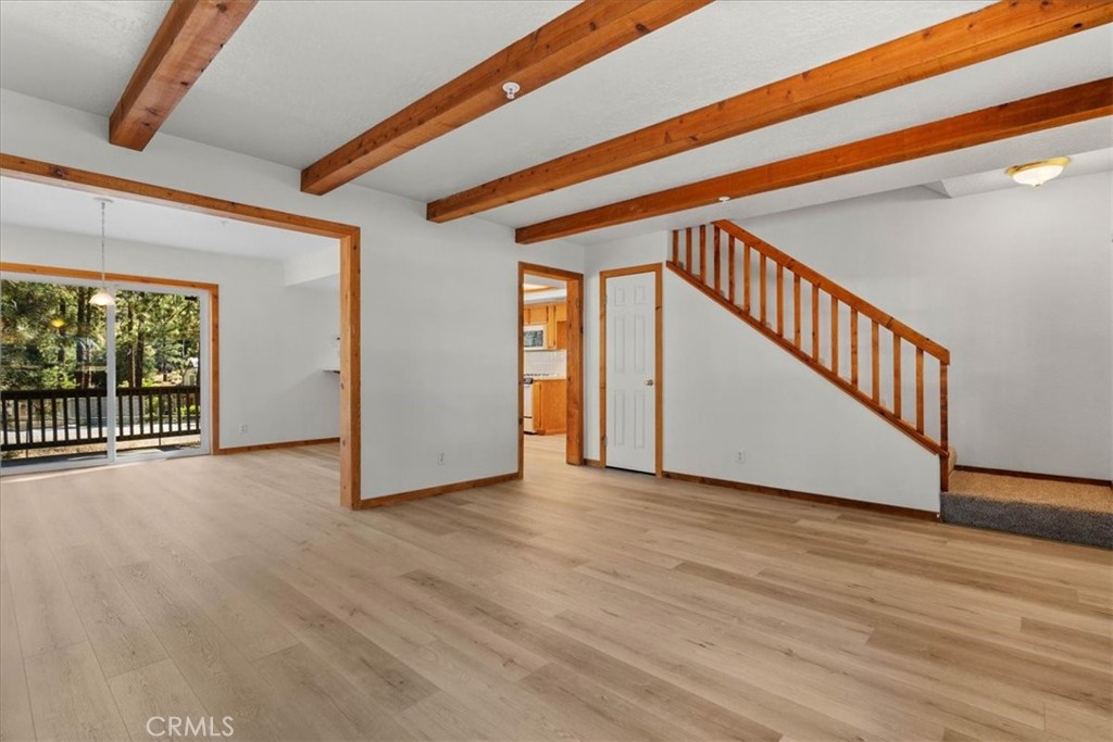 1536 Ross