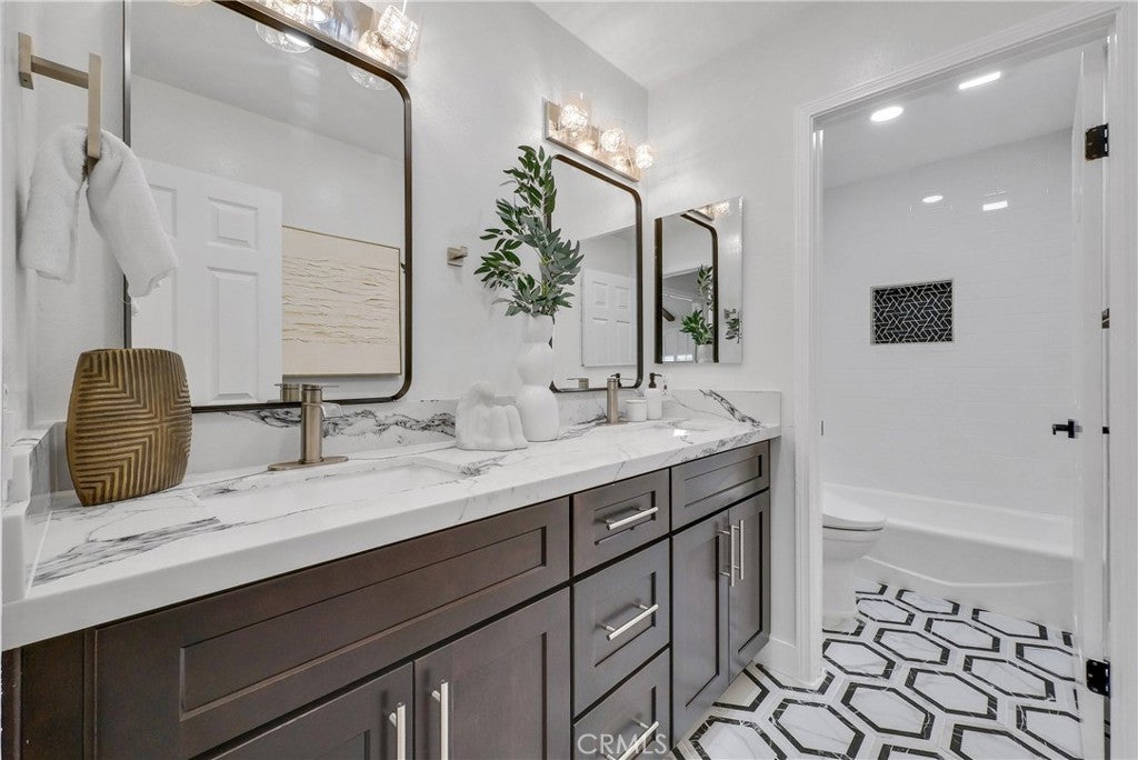 56 Monticello, Irvine CA 92620 - Photo 8