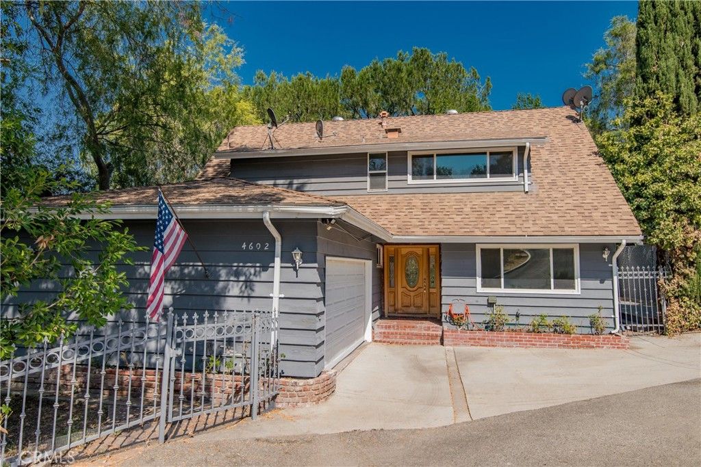 Photo of 4602 Hurford Terrace, Encino, CA 91436 (MLS # SR25195846)