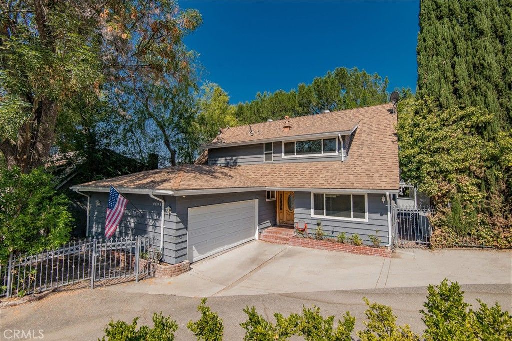 Photo of 4602 Hurford Terrace, Encino, CA 91436 (MLS # SR25195846)