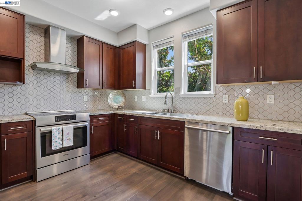 4038 Central Ave 300