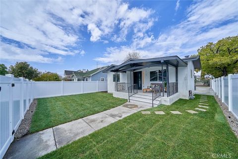 Photo of 1147 W 39th PL, Los Angeles, CA 90037 (MLS # PV26119339)