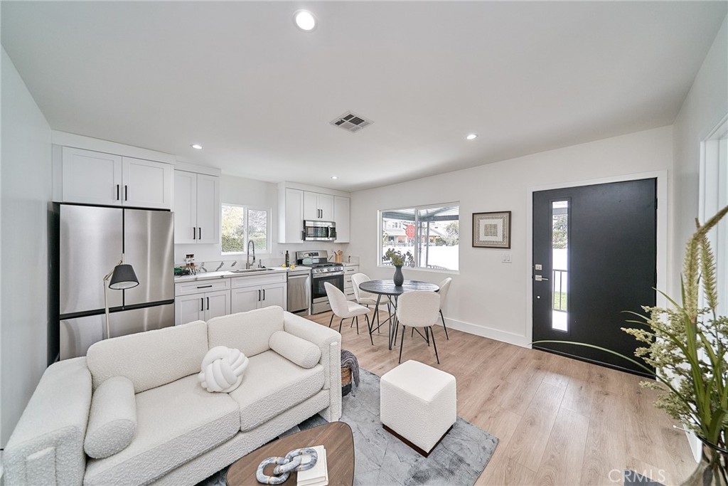 1147 W 39th