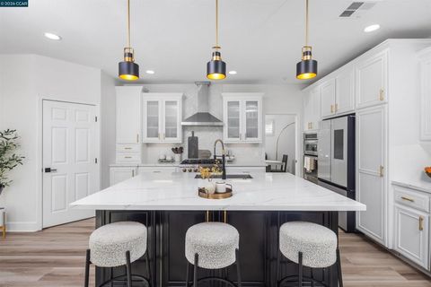 Photo of 2373 2373 Alsace Ct Ct, Livermore, CA 94550 (MLS # 41124083)