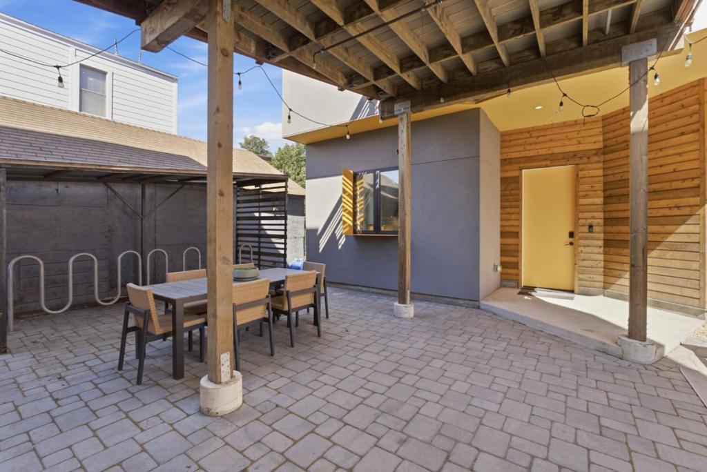 1512 8th Street