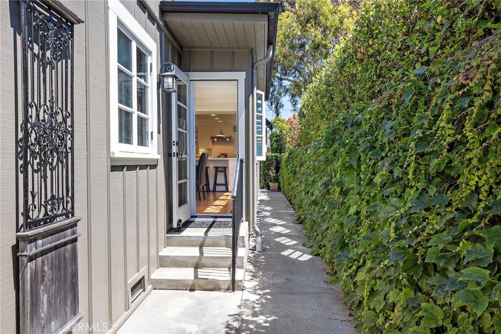 655 Catalina, Laguna Beach CA 92651 - Photo 24